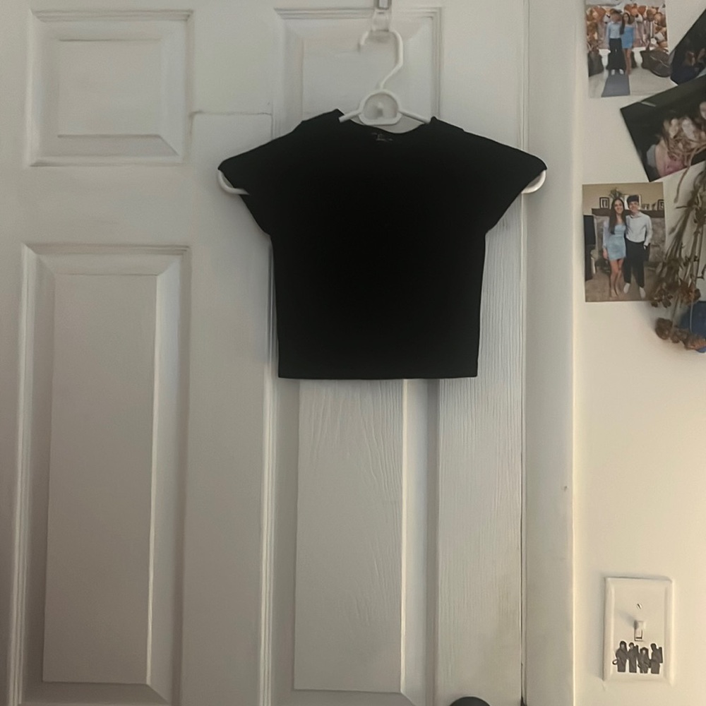 Black crop top baby tee